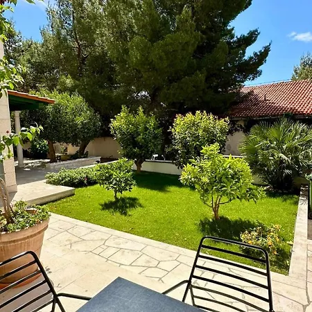 Apartments Villa Adria Bol Exterior photo