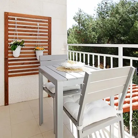 Apartments Villa Adria Bol Exterior photo
