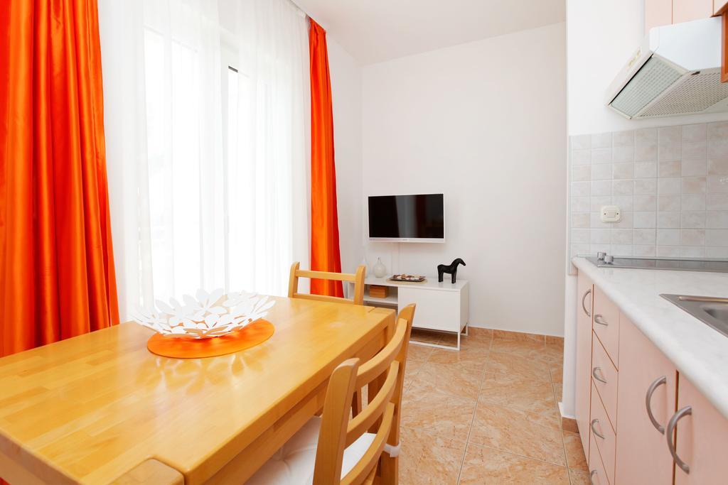 Apartment Adria Bol